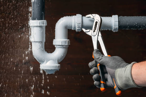 Professional Emergency Plumber technician working in Palm City, FL
